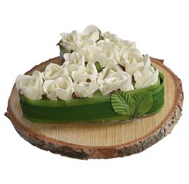 ROSE BUD IN HEART SHAPE ON WOOD SLICE CREAM