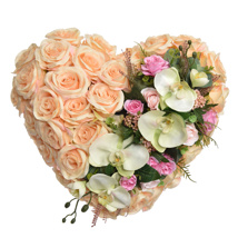 ORCHID ROSE ARR ON HEART 30CM SALMON